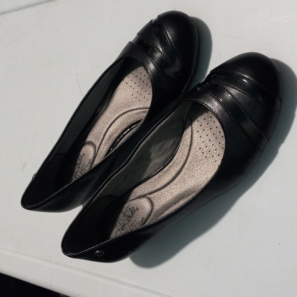 Life stride heeled shoes